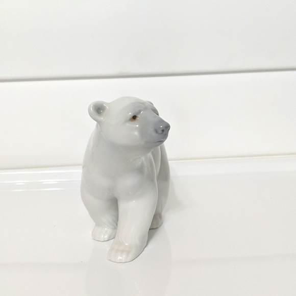 Lladro ATTENTIVE POLAR BEAR - Picture 4 of 5